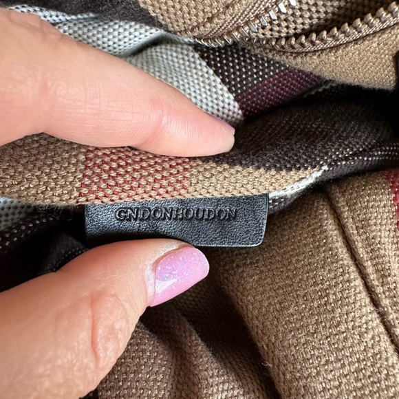 Authentic Burberry Maidstone Bag in Very Good Condition - Picture 8 of 11